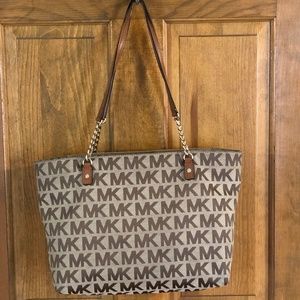 ONLY 7 DAYS UNTIL I DONATEMAKE OFFER!Michael Kors